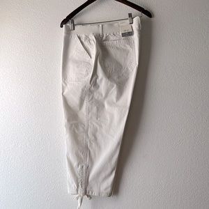 Style & Co white capri size 16P